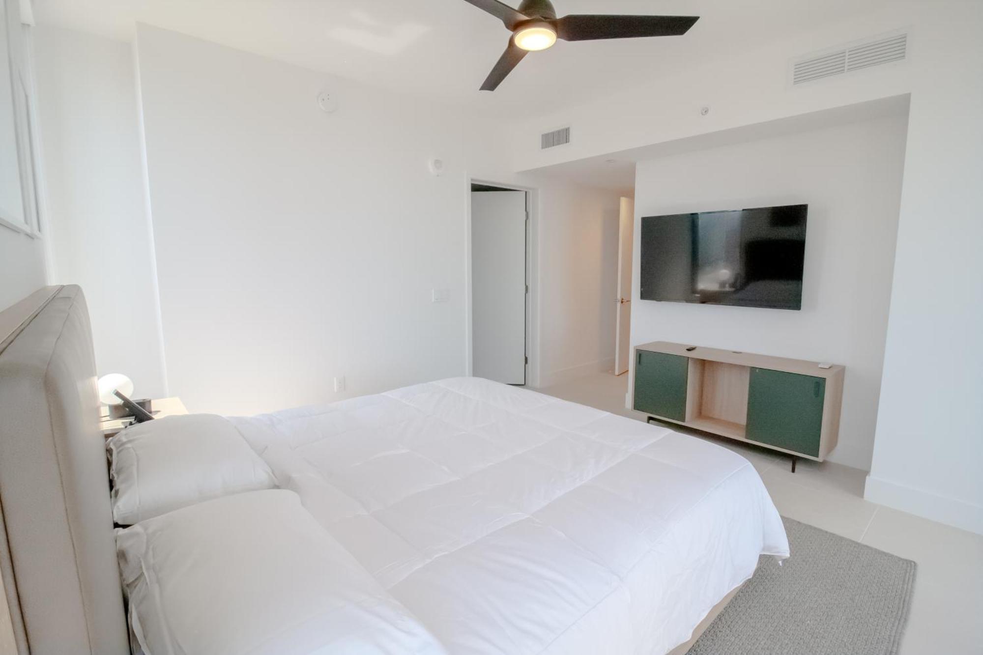 Luxurious 3 Bedroom With A View * Miami