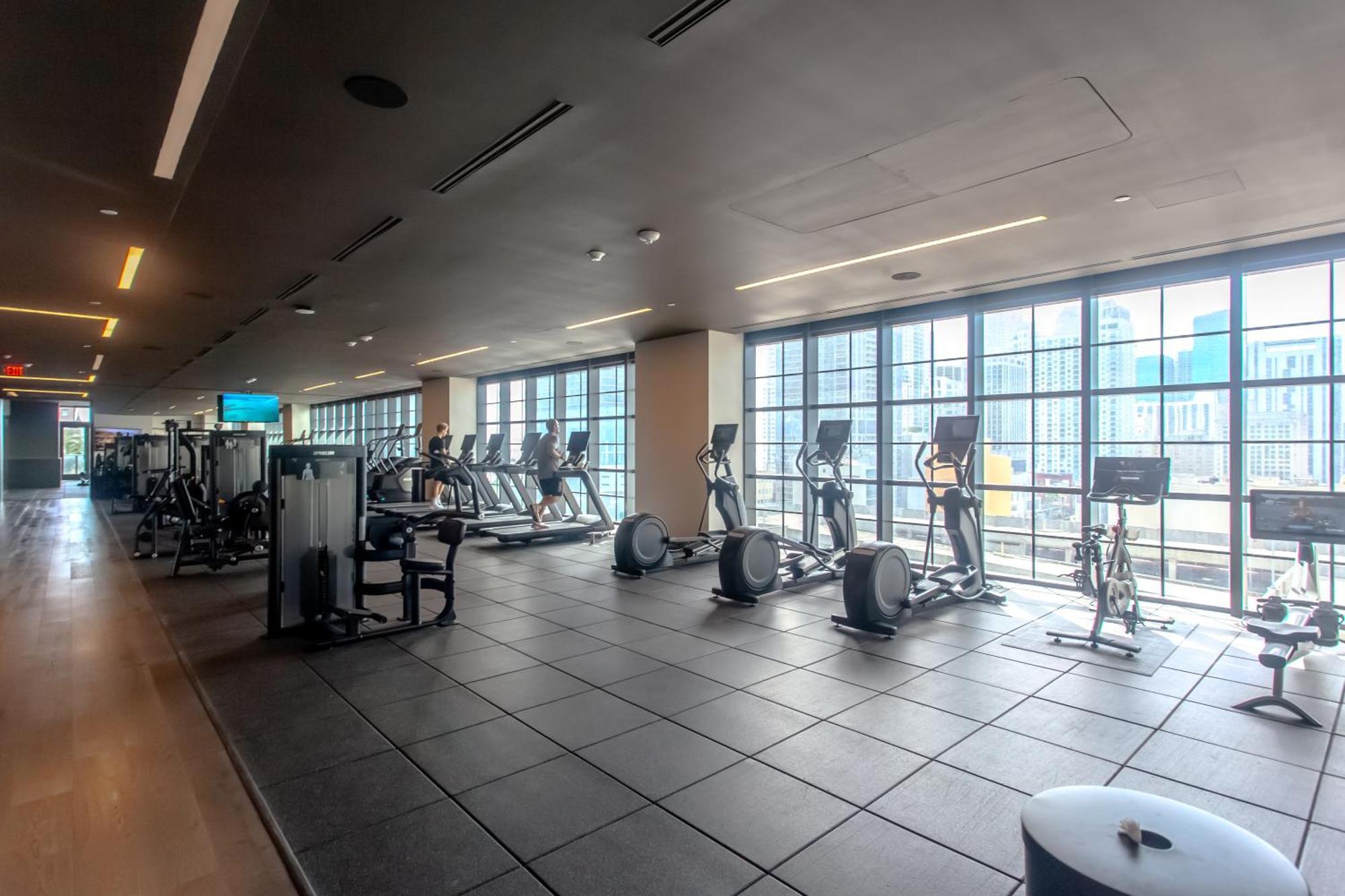 Luxurious 3 Bedroom With A View Apartment Miami