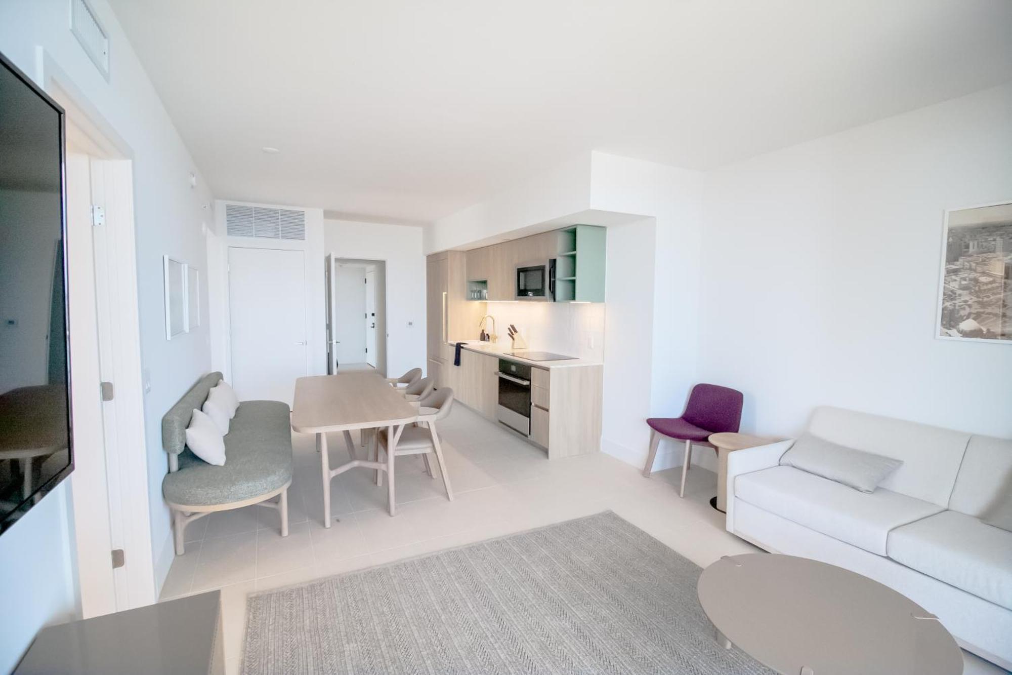 Apartment Luxurious 3 Bedroom With A View *