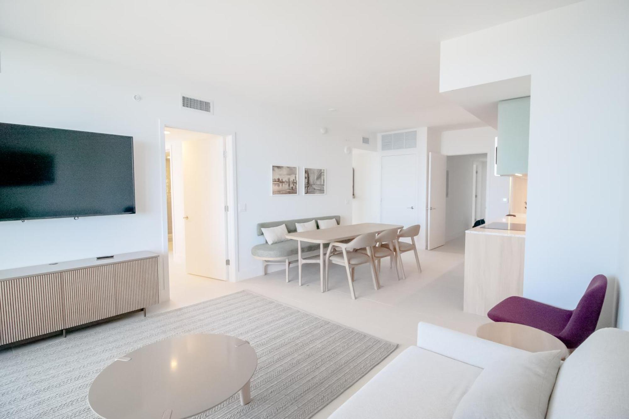 Luxurious 3 Bedroom With A View Apartment Miami