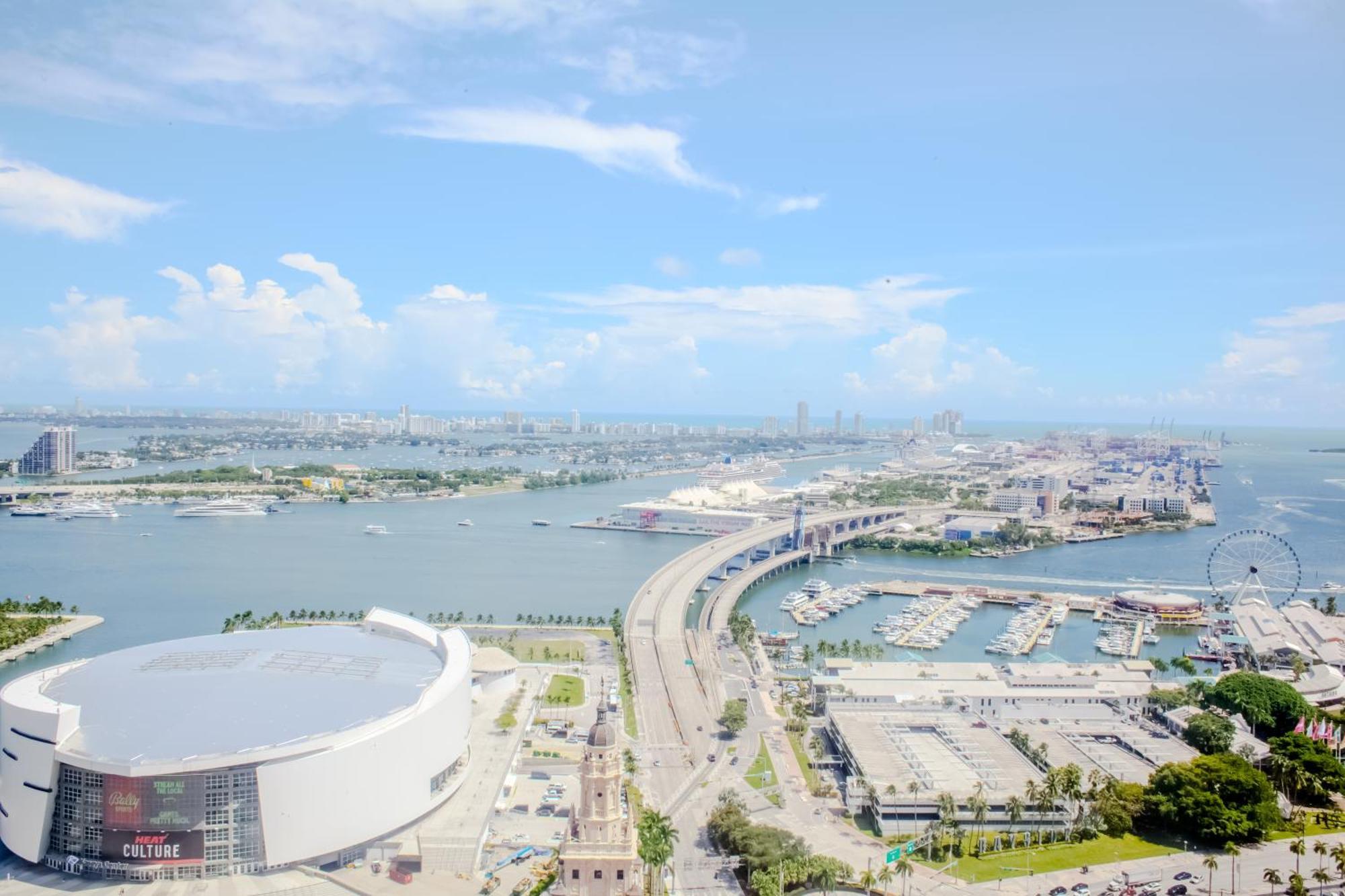 Luxurious 3 Bedroom With A View * Miami