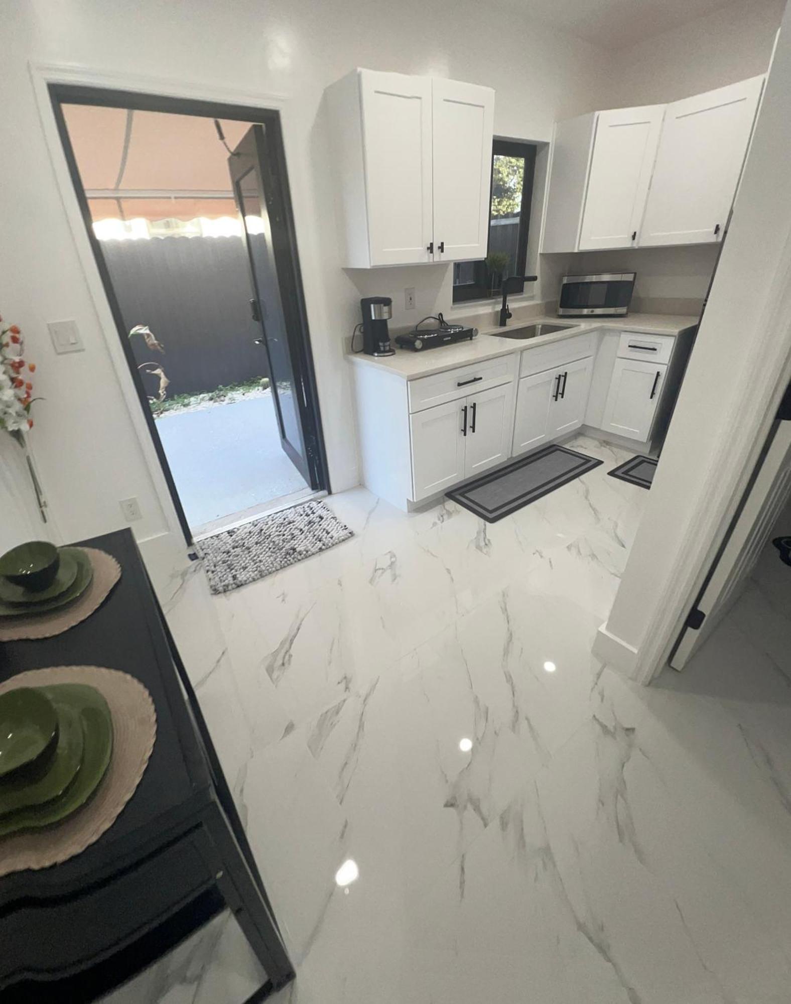Mg Realty Apartment *