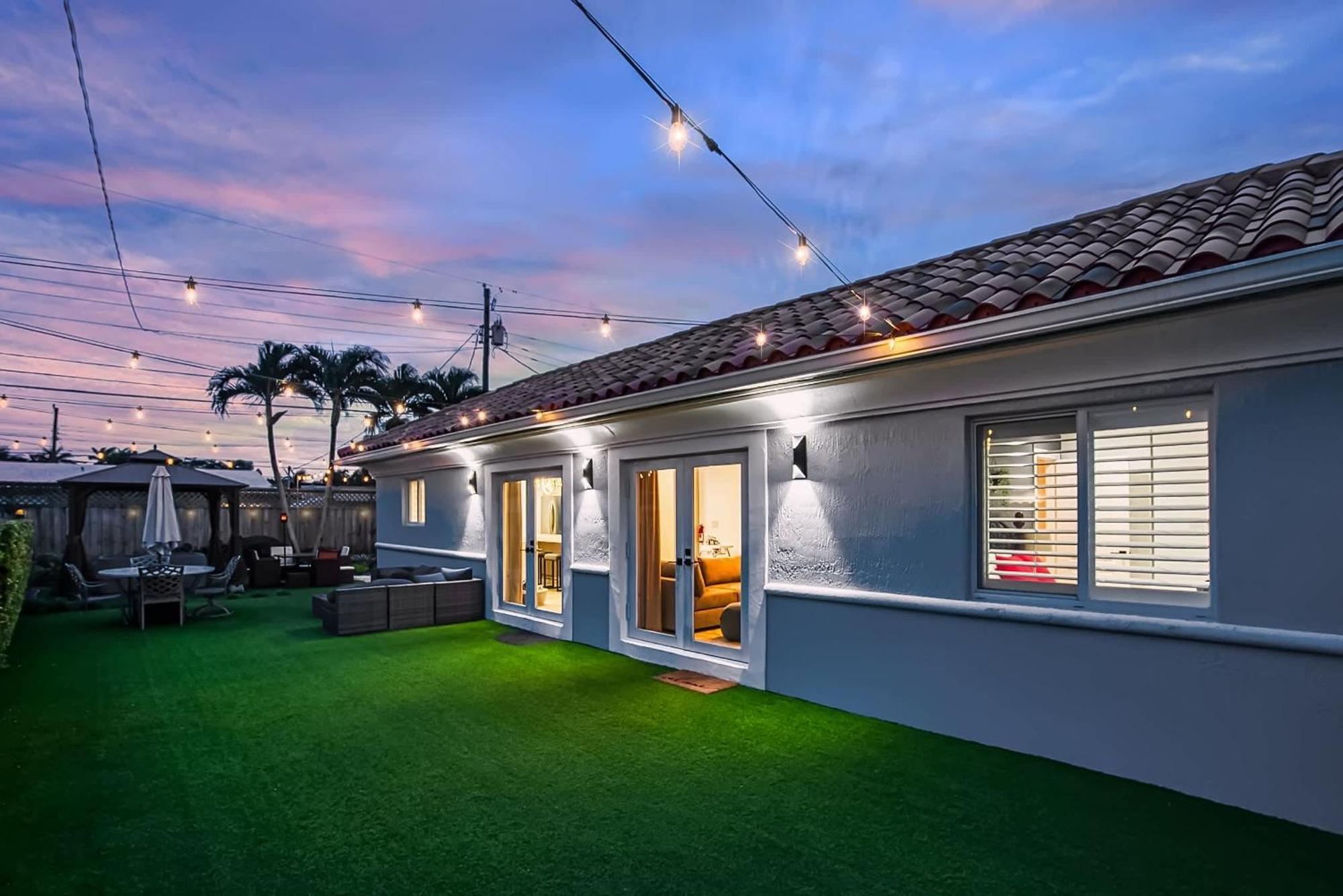 Holiday home 6-bd 3-ba Dreamy Vacation Retreat In Coral Terrace