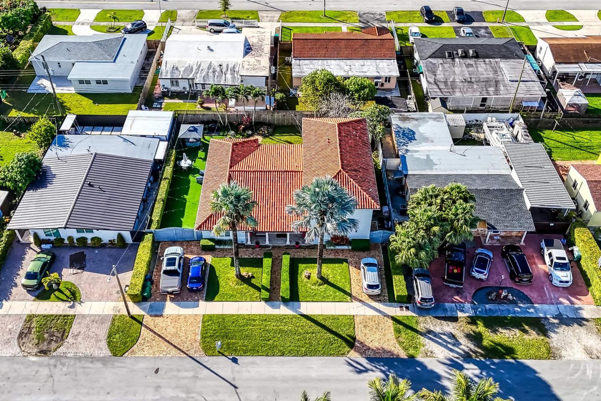 6-bd 3-ba Dreamy Vacation Retreat In Coral Terrace *