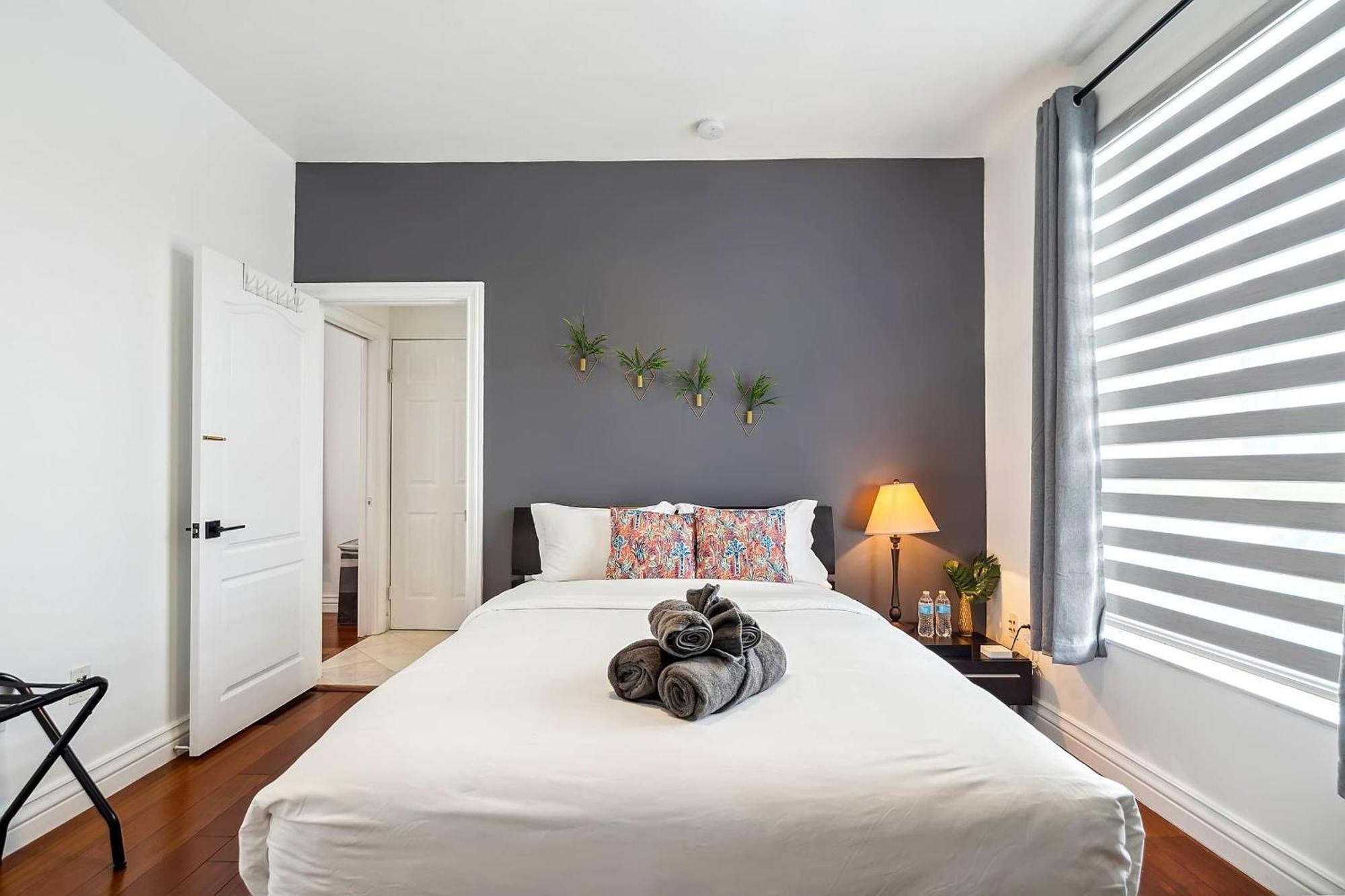 Holiday home 6-bd 3-ba Dreamy Vacation Retreat In Coral Terrace *
