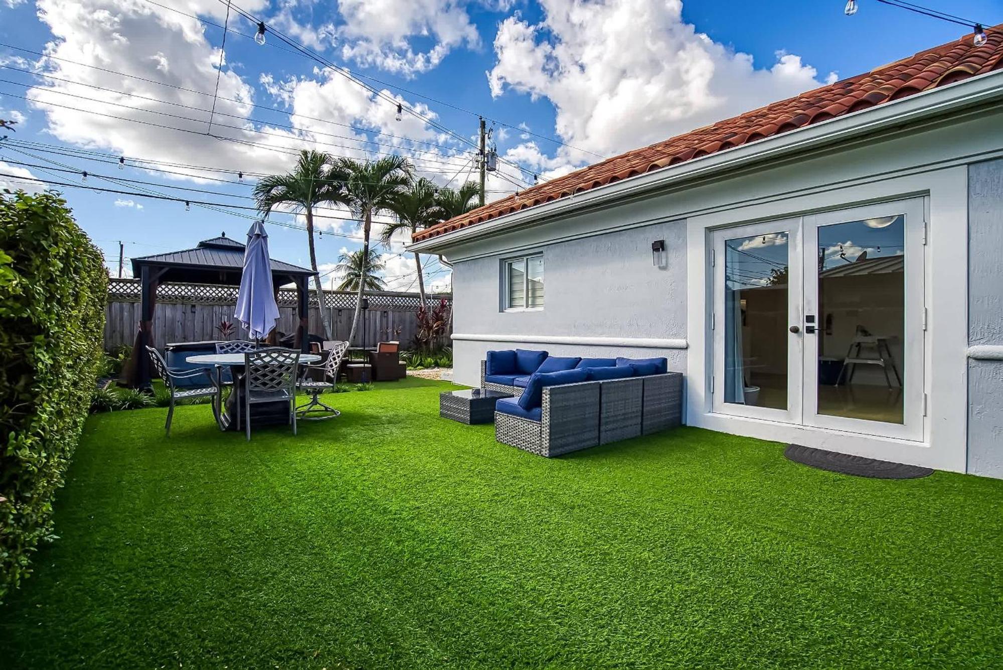 Holiday home 6-bd 3-ba Dreamy Vacation Retreat In Coral Terrace *
