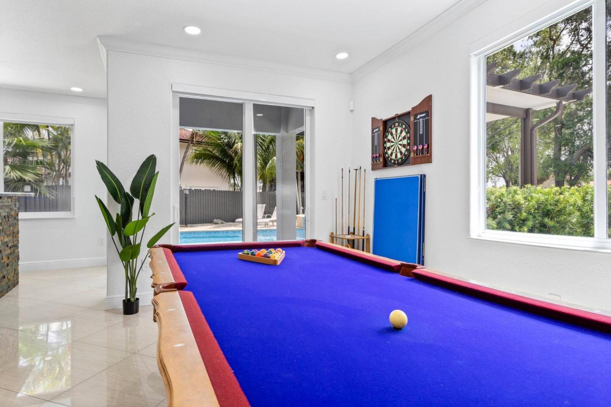 Luxe 5br I Pool Jacuzzi Fire Pit Piano