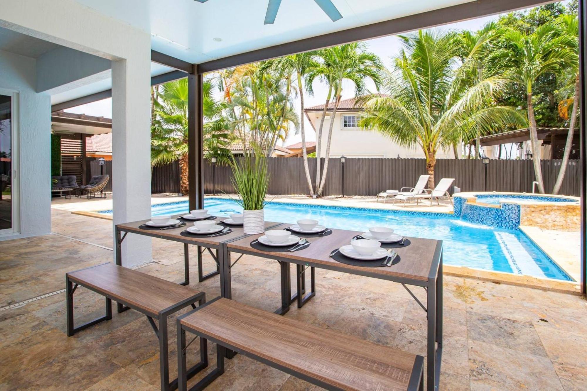 Luxe 5br I Pool Jacuzzi Fire Pit Piano * Miami