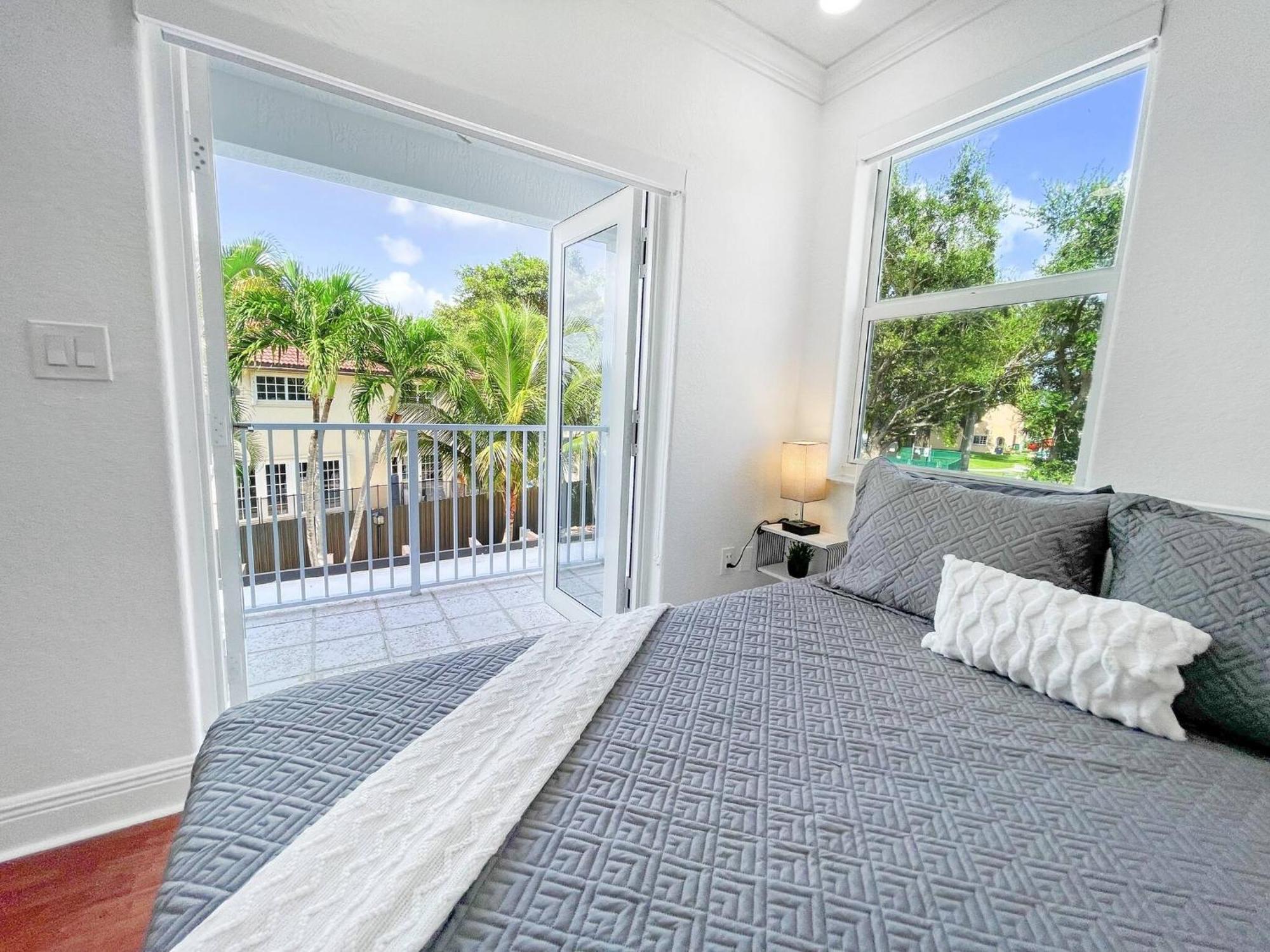 Villa Luxe 5br I Pool Jacuzzi Fire Pit Piano Miami