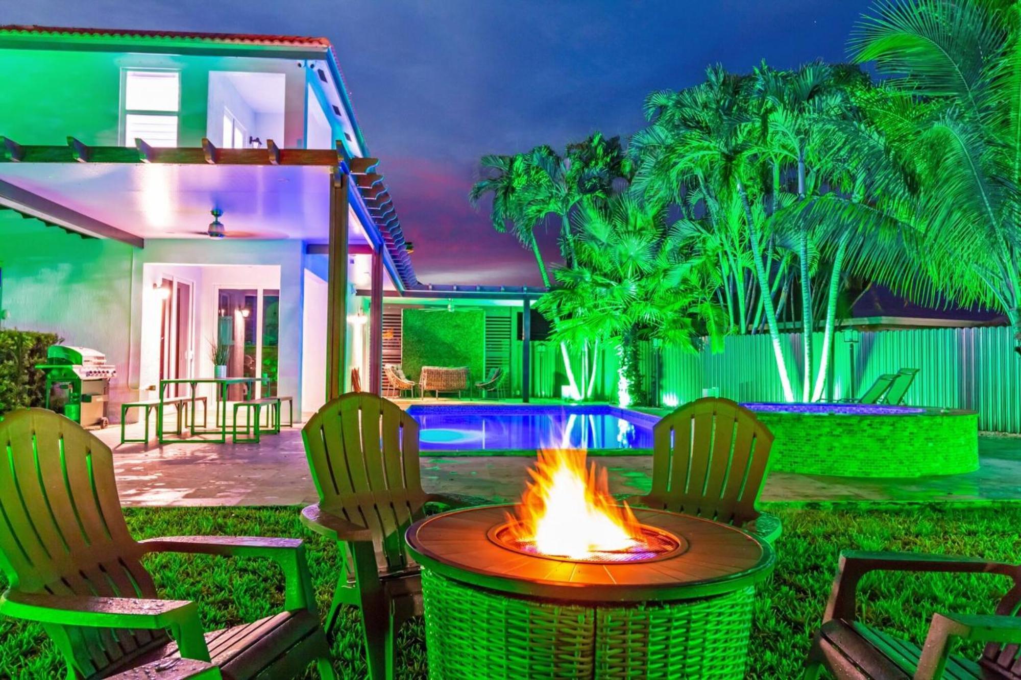Luxe 5br I Pool Jacuzzi Fire Pit Piano *