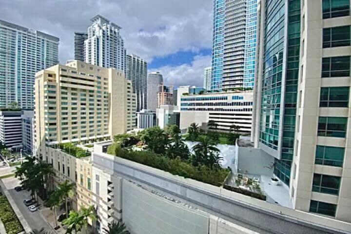 Beautiful 1 Bedroom With Modern Amenities Miami