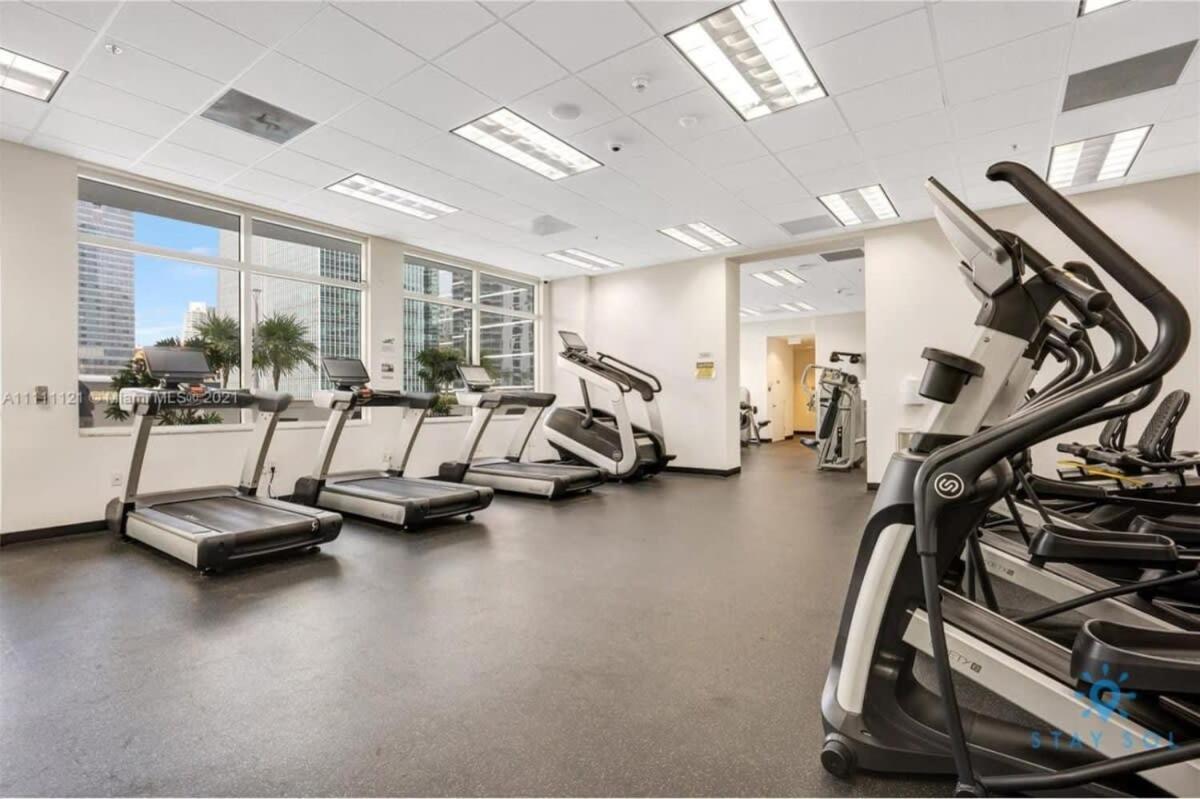 Apartment Beautiful 1 Bedroom With Modern Amenities *