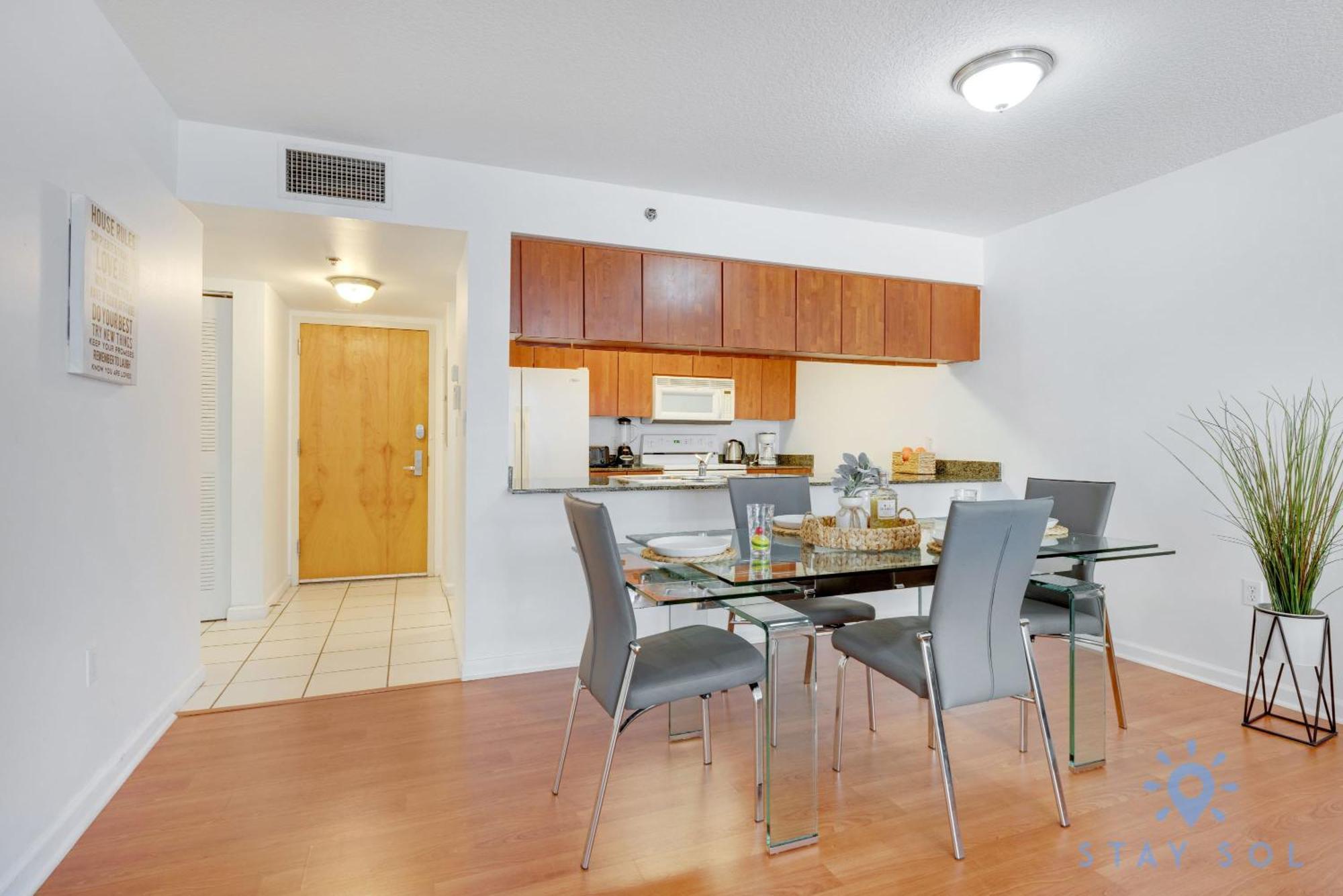 Beautiful 1 Bedroom With Modern Amenities Miami