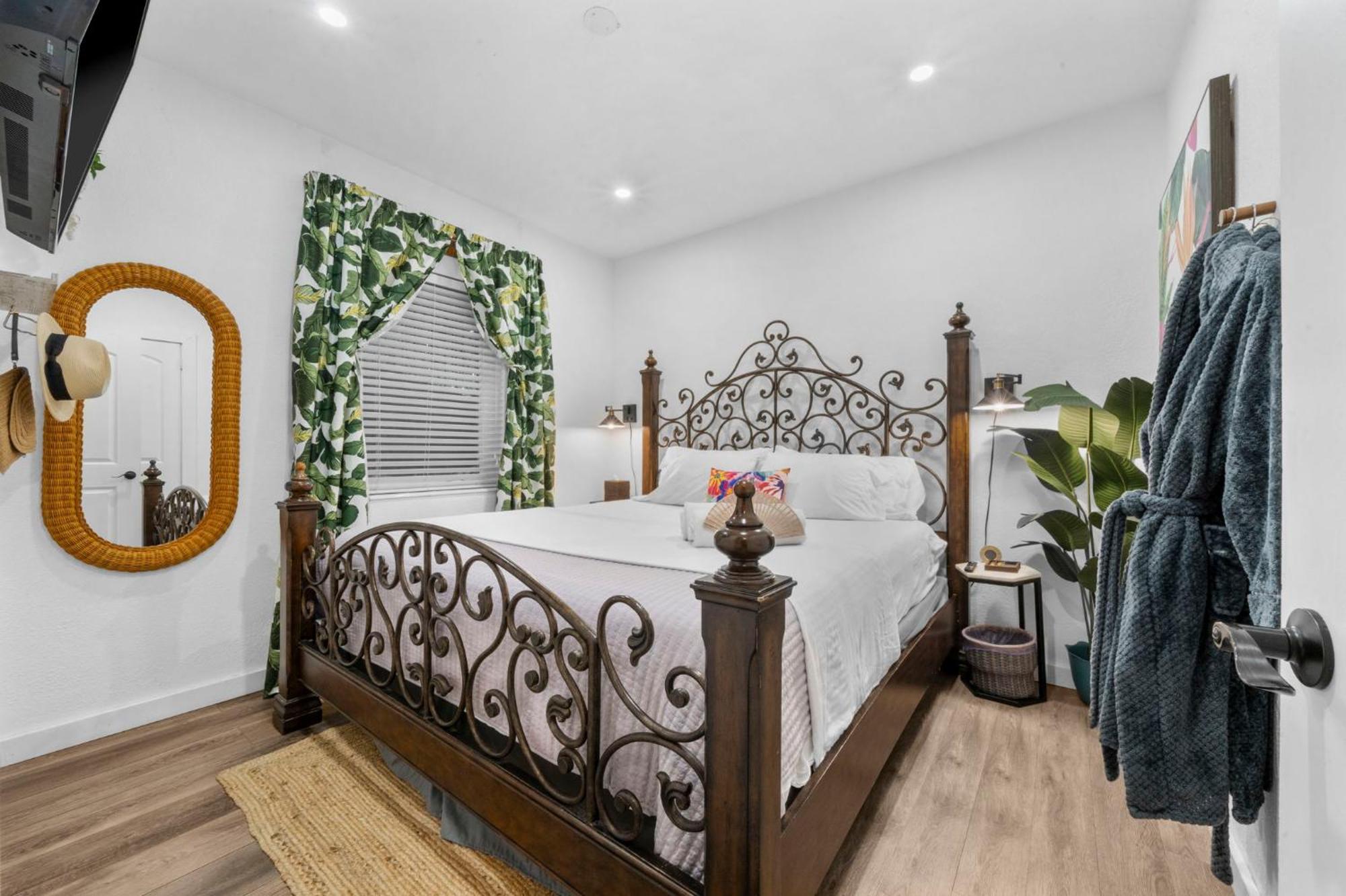 Apartment Little Havana Suites: Urban Oasis With Free Parking