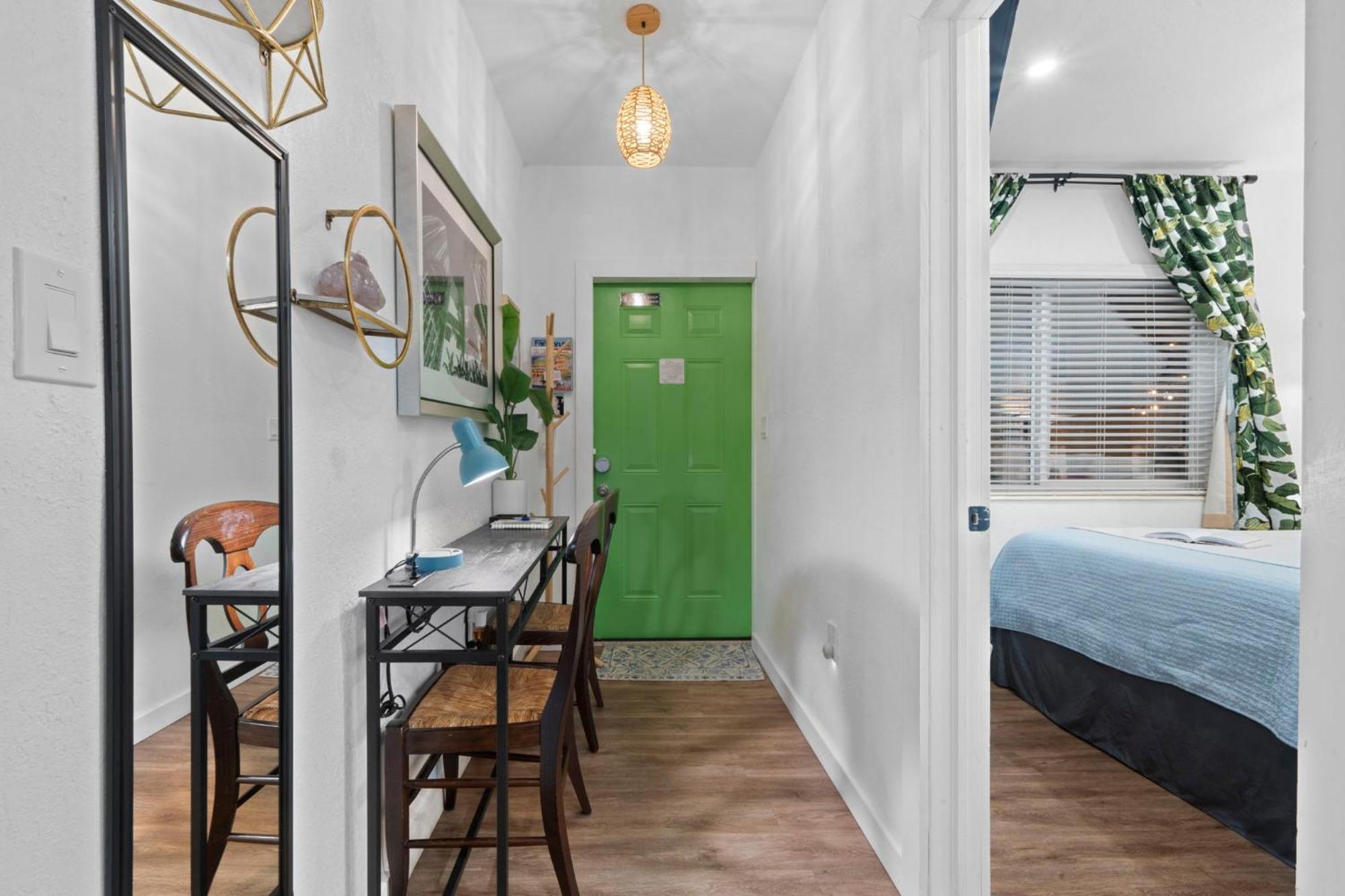 Apartment Little Havana Suites: Urban Oasis With Free Parking *