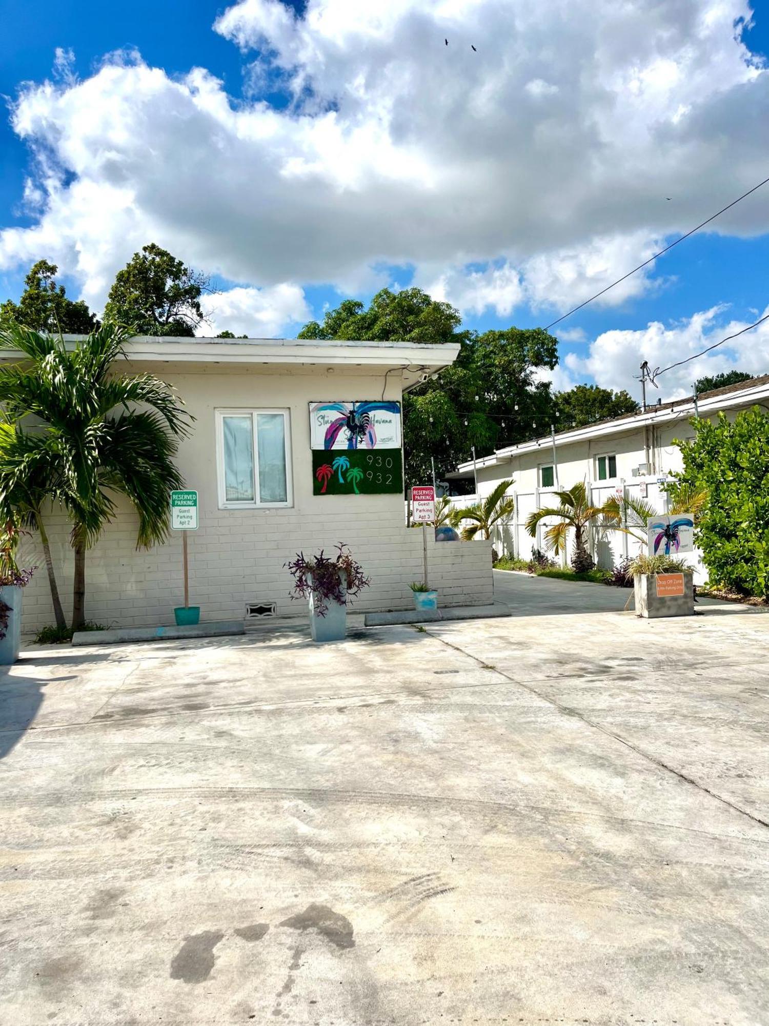 Little Havana Suites: Urban Oasis With Free Parking Apartment
