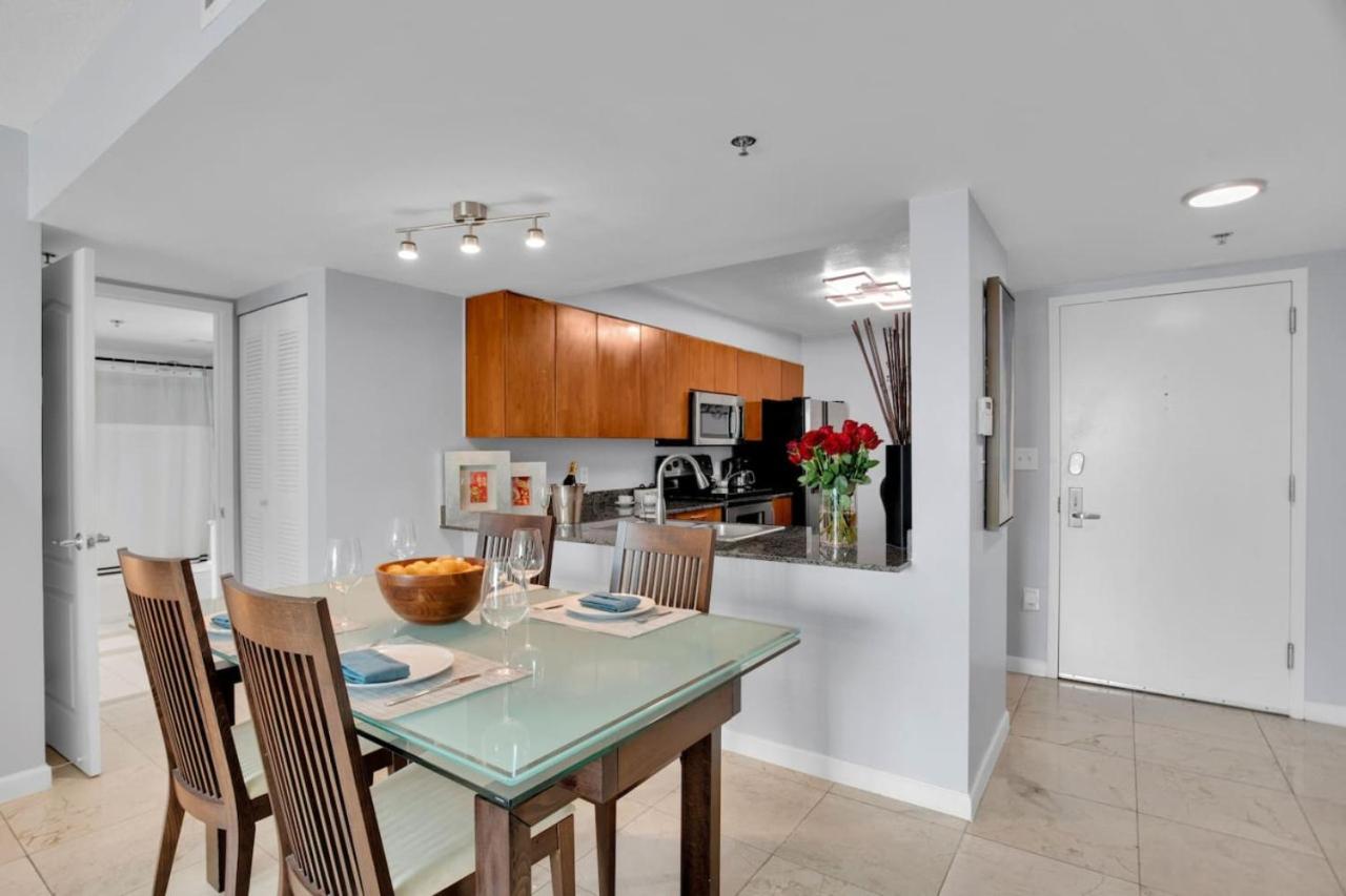 Brickell Bay Exclusive 2br Getaway With Sofa Bed Miami