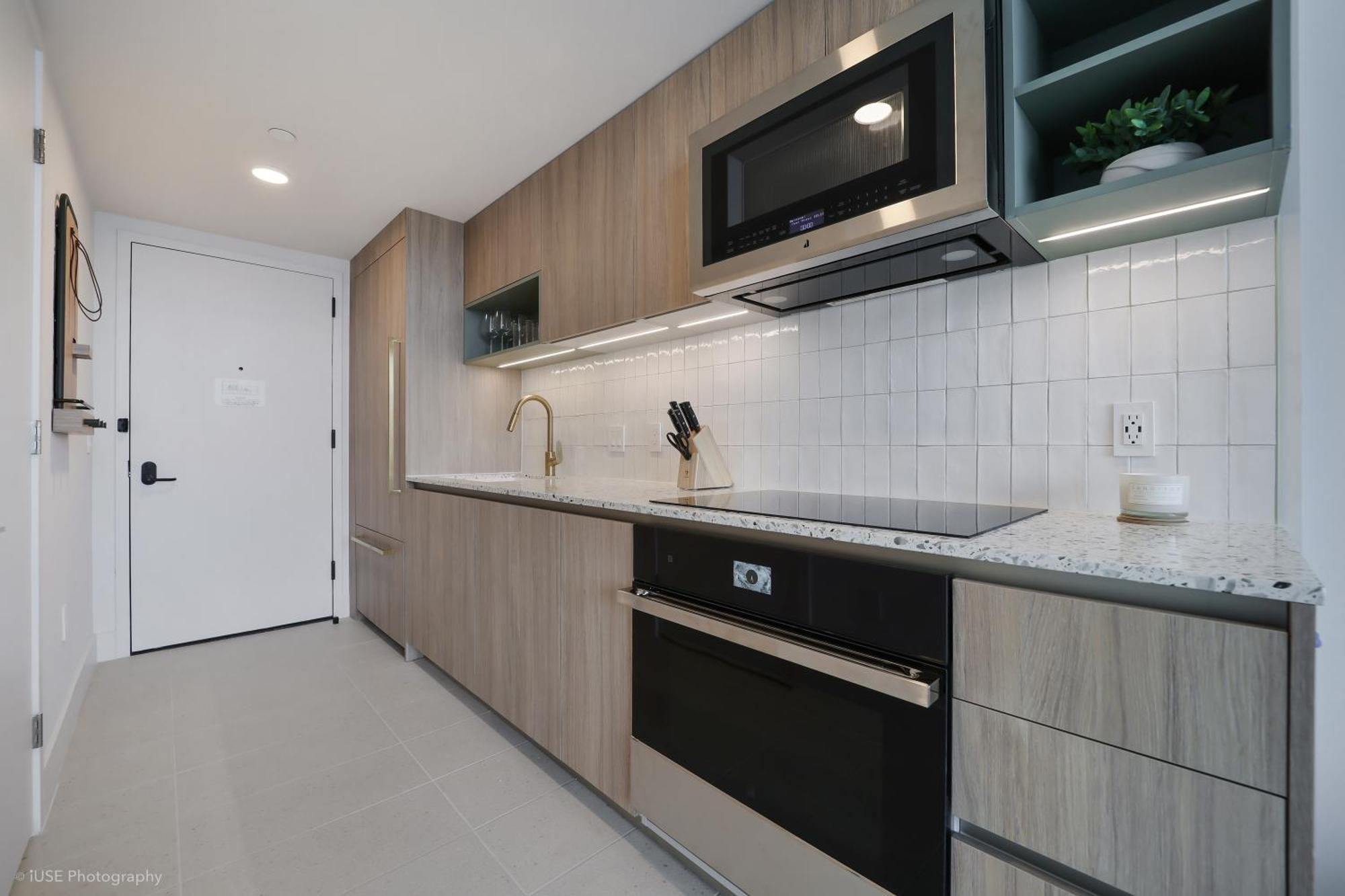 New Unit 28th Floor With Unbeatable Bayside Views *