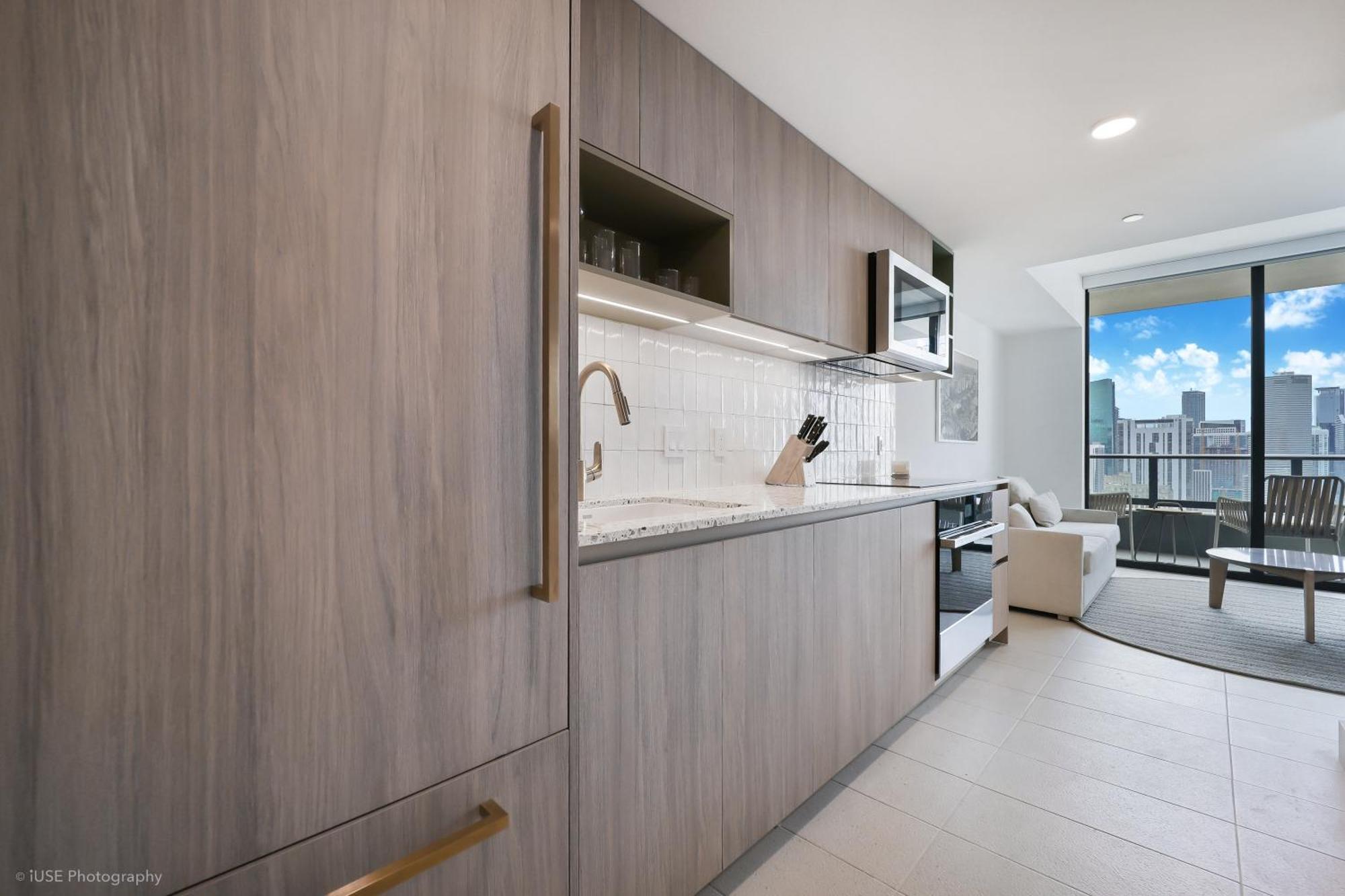 New Unit 28th Floor With Unbeatable Bayside Views
