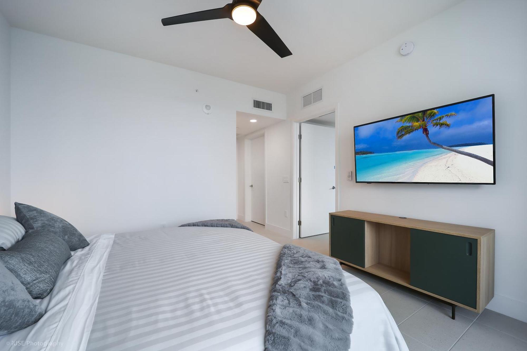 New Unit 28th Floor With Unbeatable Bayside Views *