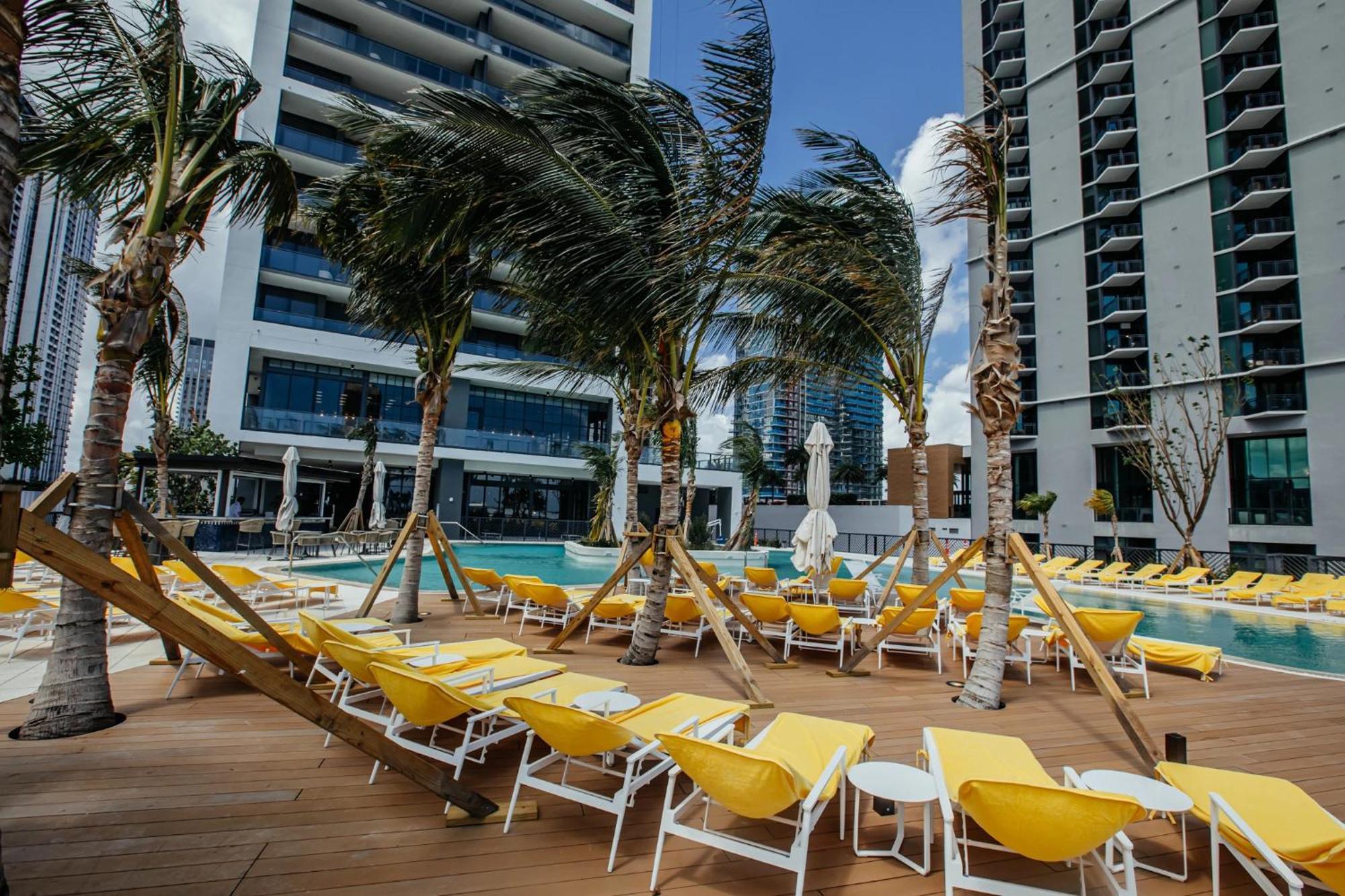 Apartment New Unit 28th Floor With Unbeatable Bayside Views *