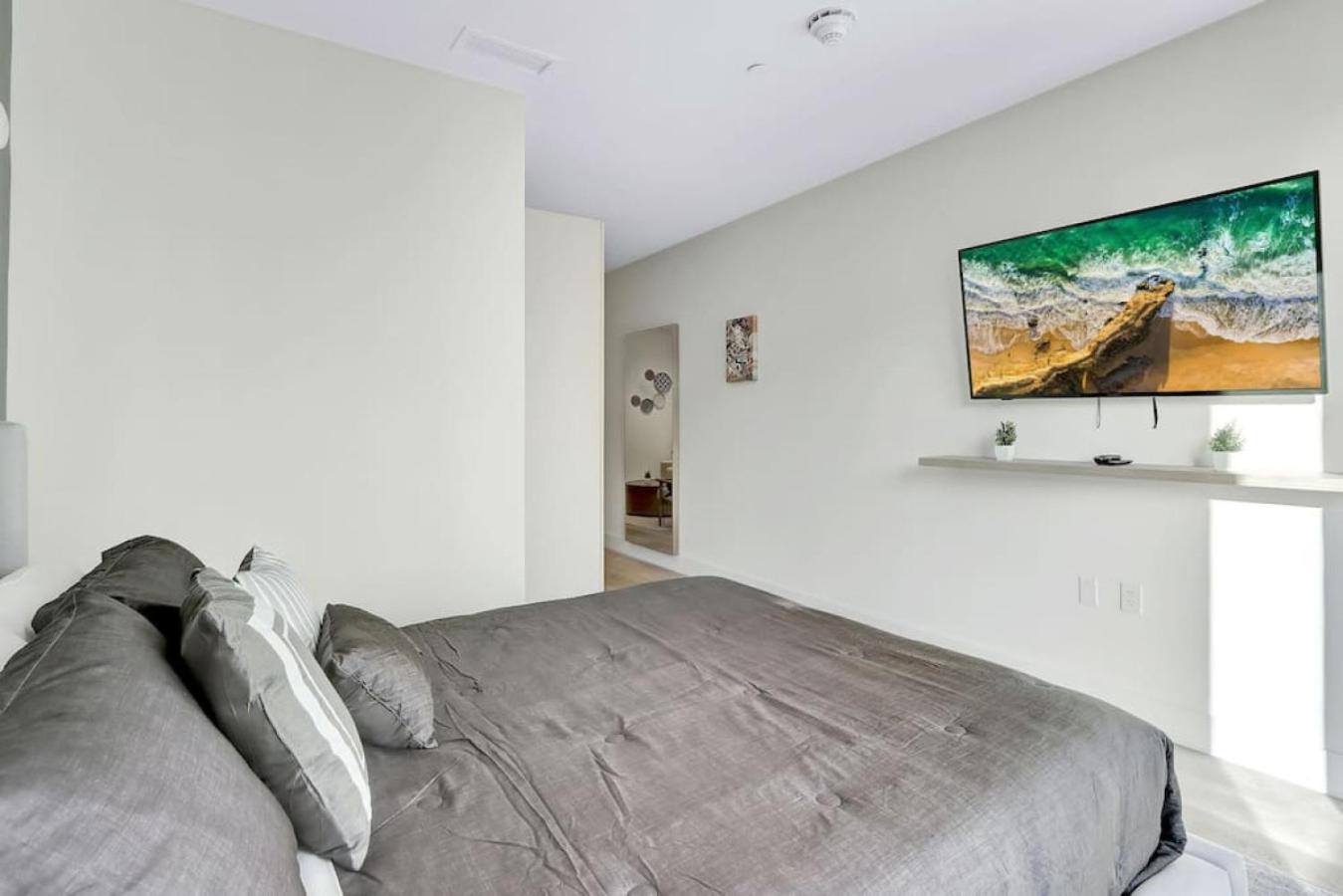 Your Intimate Brickell With Private Balcony Holiday home