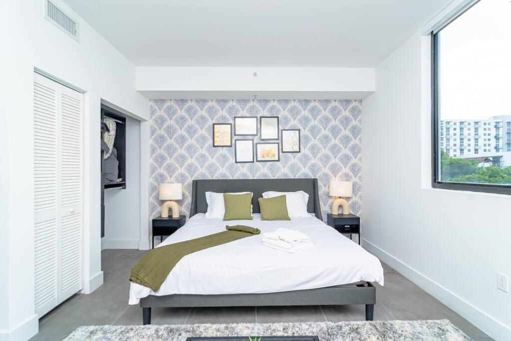 Apartment King Bed Brand New Oasis Minutes To Brickell