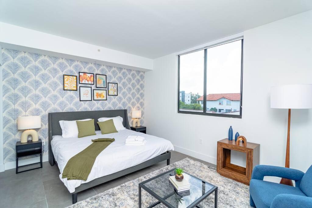 King Bed Brand New Oasis Minutes To Brickell *