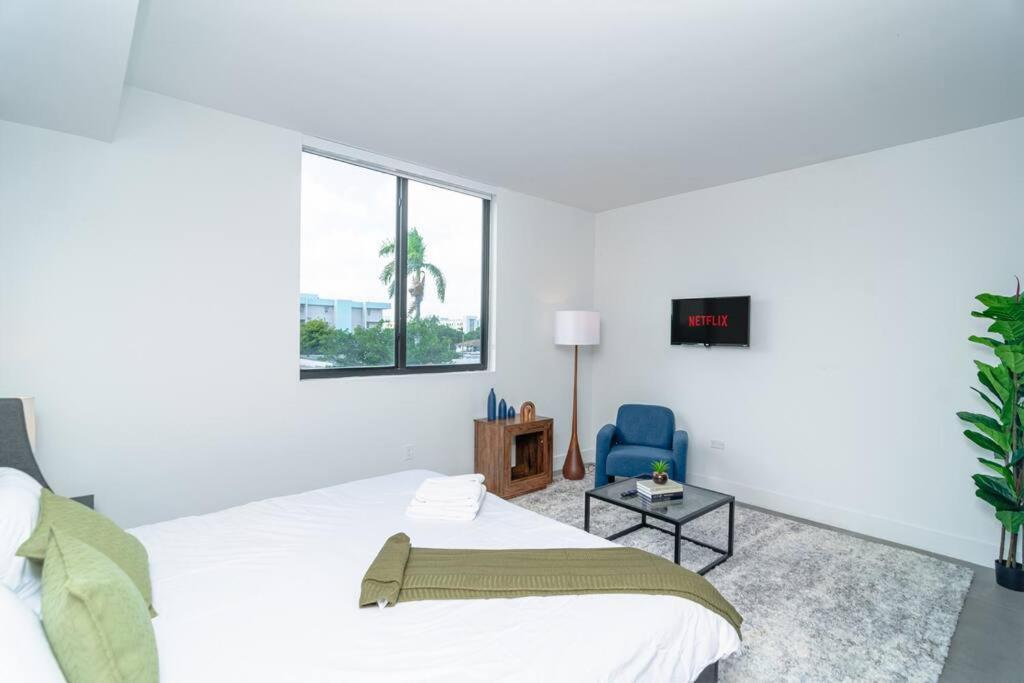 Apartment King Bed Brand New Oasis Minutes To Brickell