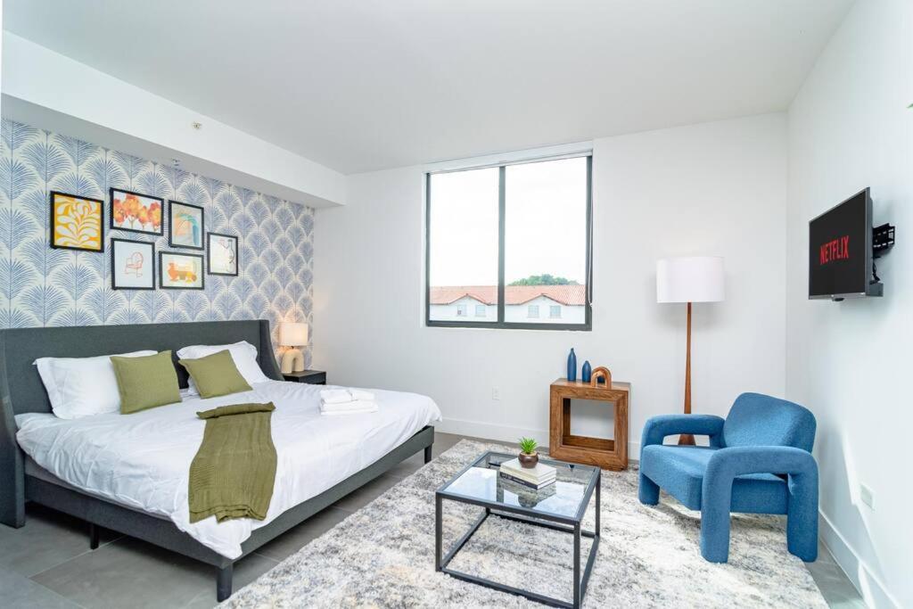 King Bed Brand New Oasis Minutes To Brickell
