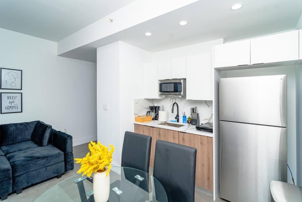 King Bed Brand New Oasis Minutes To Brickell *