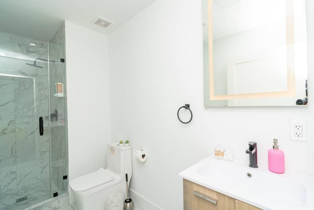 Apartment King Bed 2 Bedrooms Oasis Minutes To Brickell 6 Guests