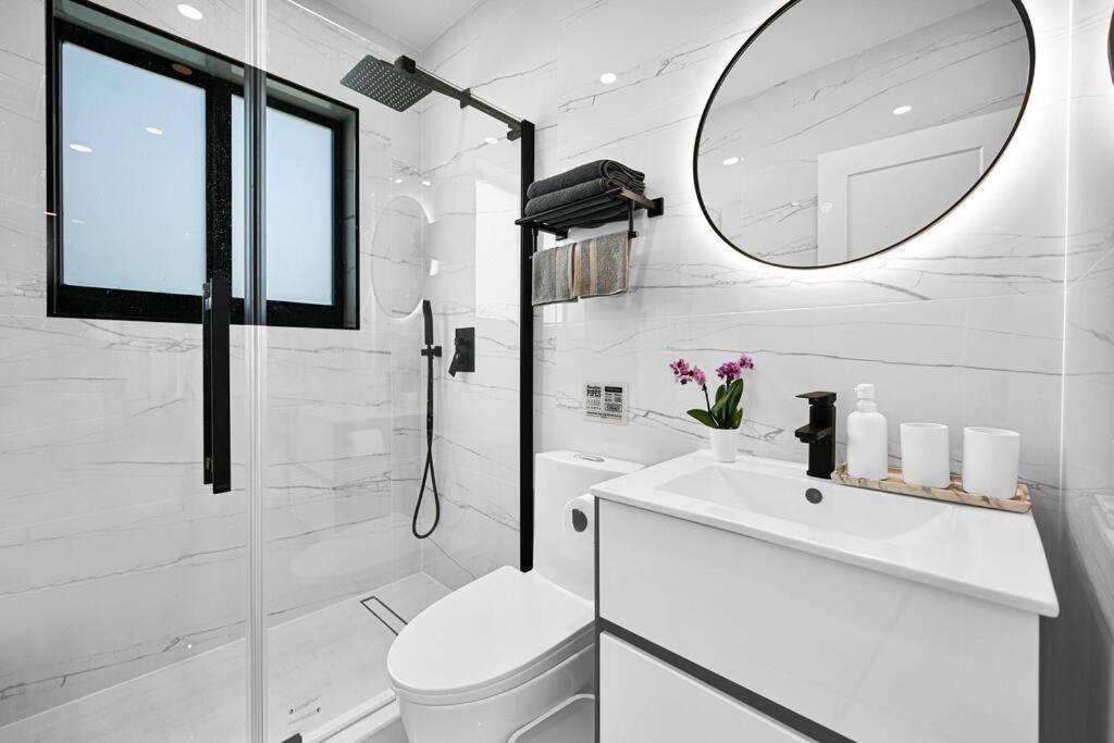 Apartment Stylish Modern Near Wynwood & Design District *