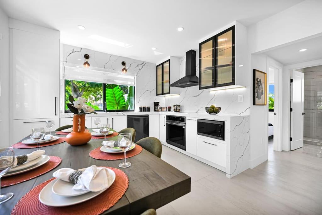 Stylish Modern Near Wynwood & Design District *