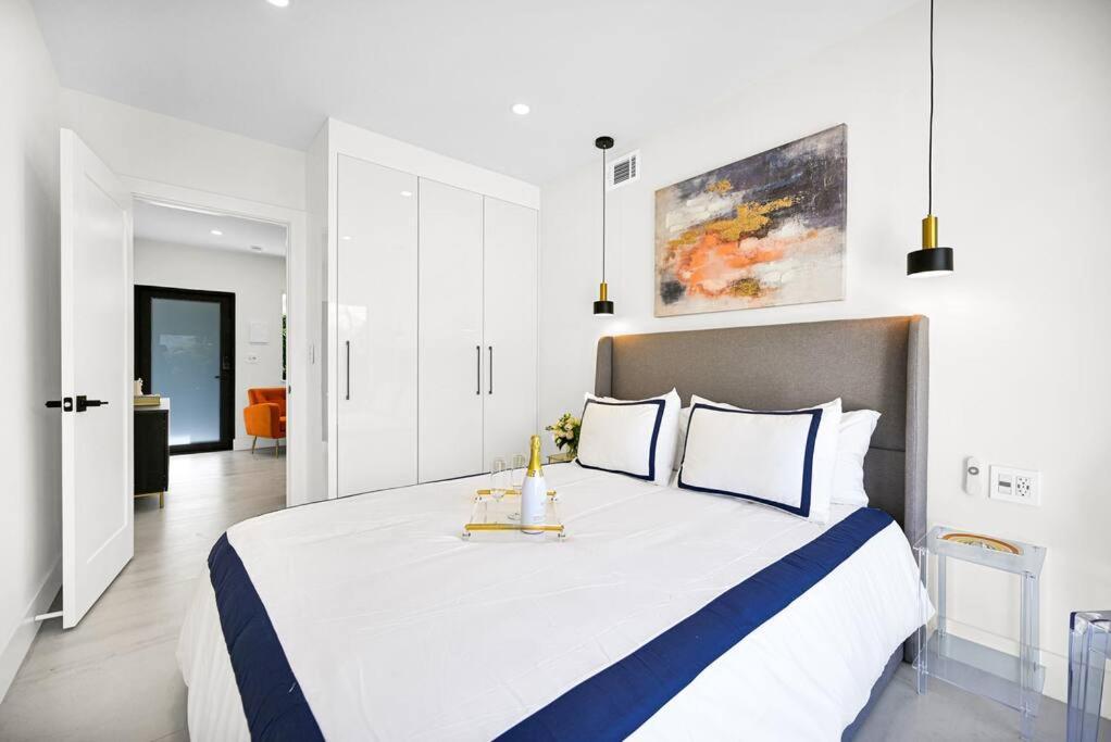 Apartment Stylish Modern Near Wynwood & Design District *