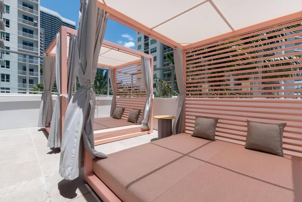 Amazing 2 Bedroom 30th Floor Downtown Free Parking Apartment Miami