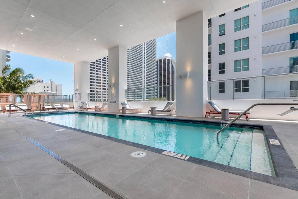 Amazing 2 Bedroom 30th Floor Downtown Free Parking