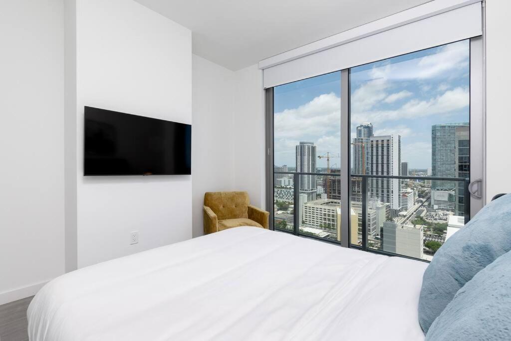 Amazing 2 Bedroom 30th Floor Downtown Free Parking Miami