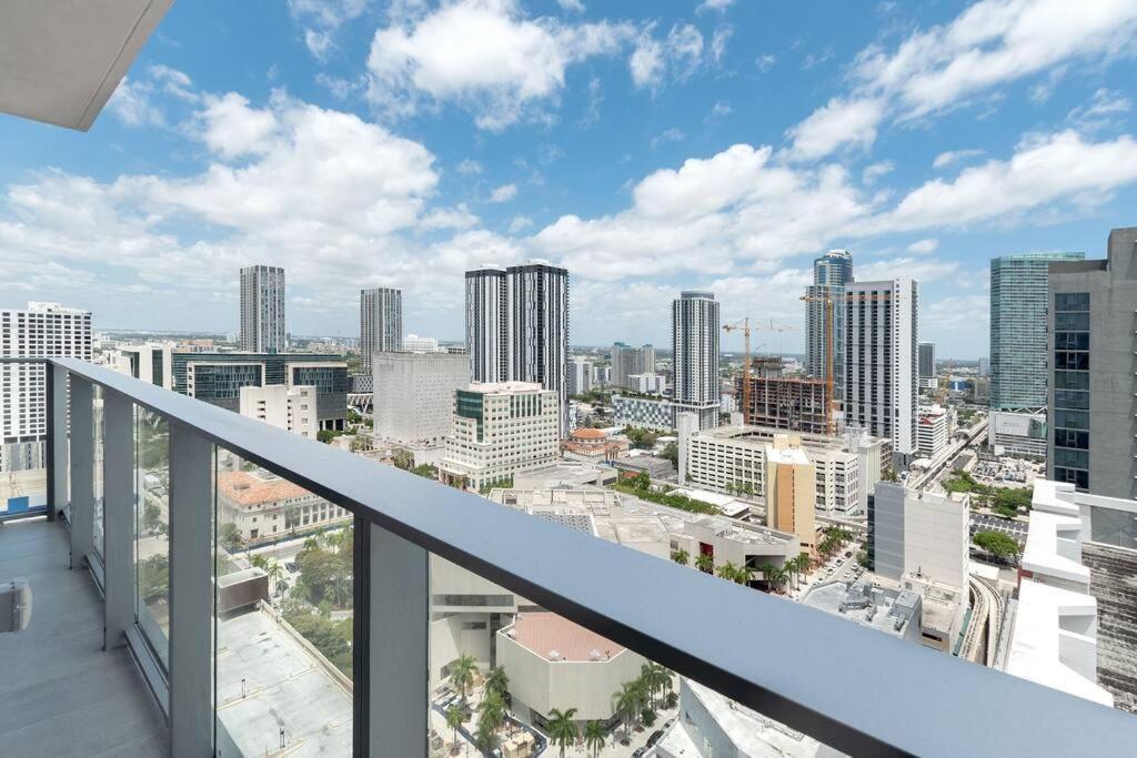 Amazing 2 Bedroom 30th Floor Downtown Free Parking Apartment Miami
