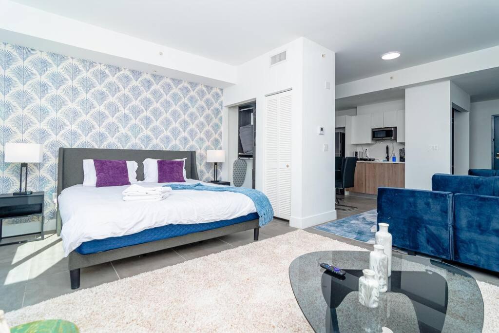 King Bed Brand New Oasis Minutes To Brickell Apartment