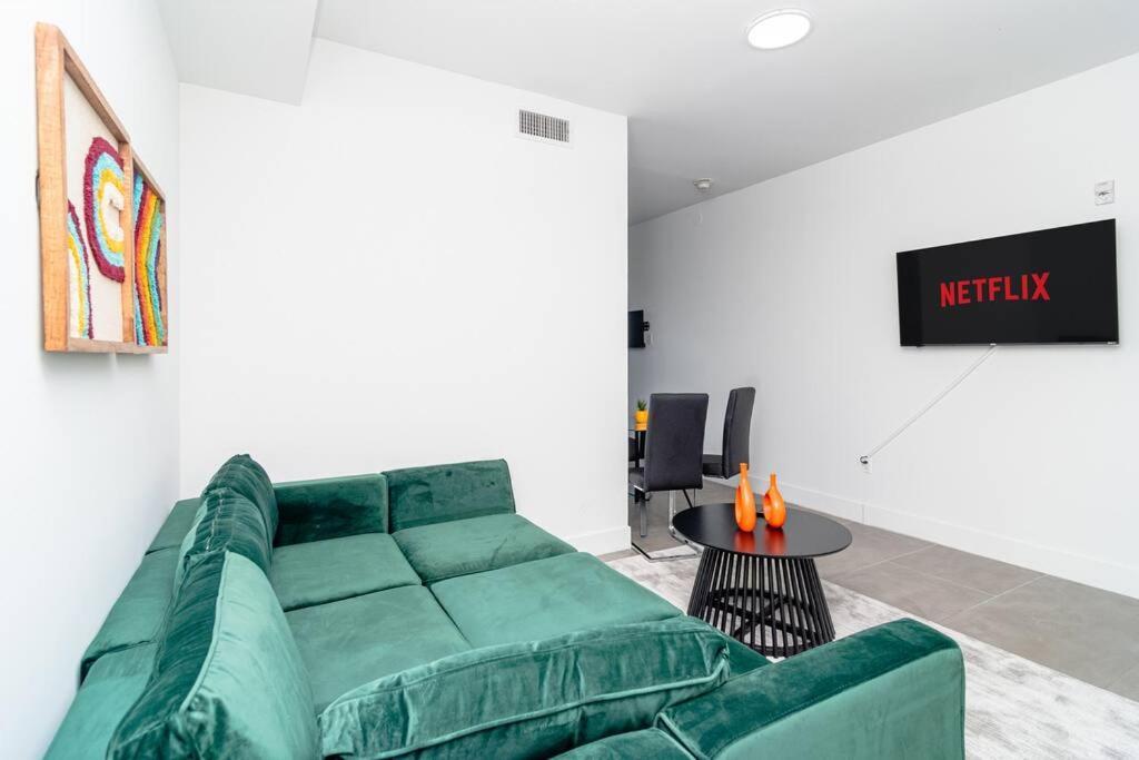 King Bed Brand New Oasis Minutes To Brickell Apartment Miami