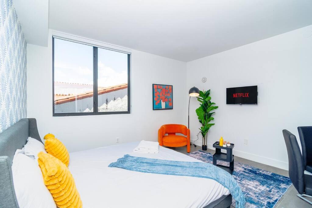 King Bed Brand New Oasis Minutes To Brickell *