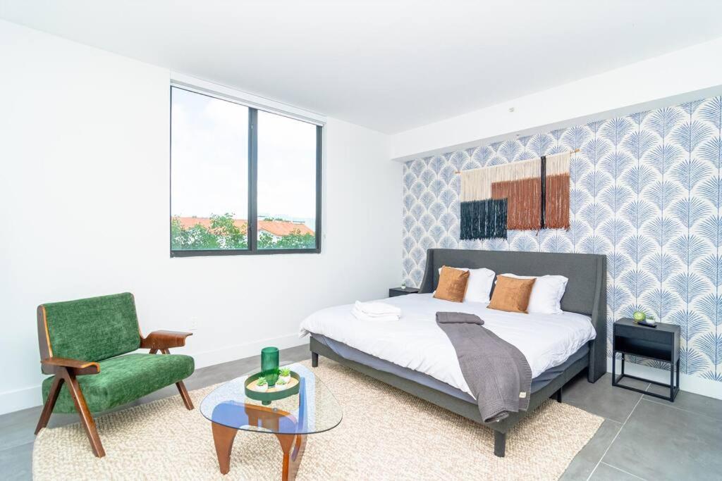 King Bed Brand New Oasis Minutes To Brickell Miami