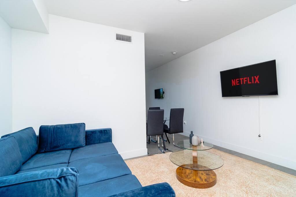 King Bed Brand New Oasis Minutes To Brickell