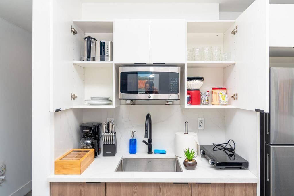 King Bed Brand New Oasis Minutes To Brickell Apartment