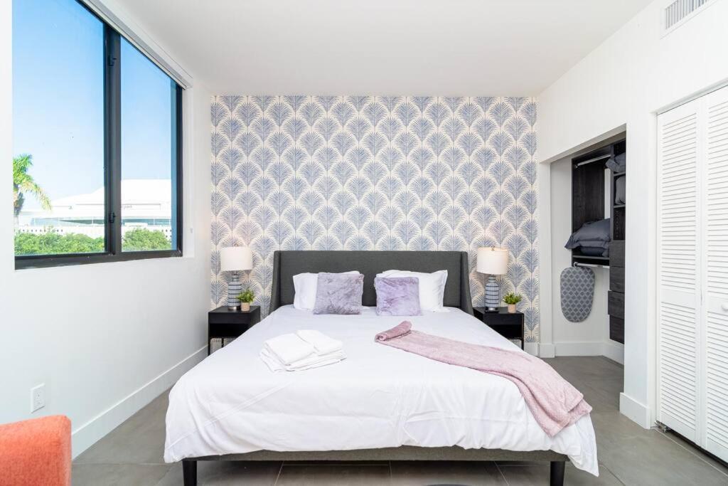 King Bed Brand New Oasis Minutes To Brickell * Miami