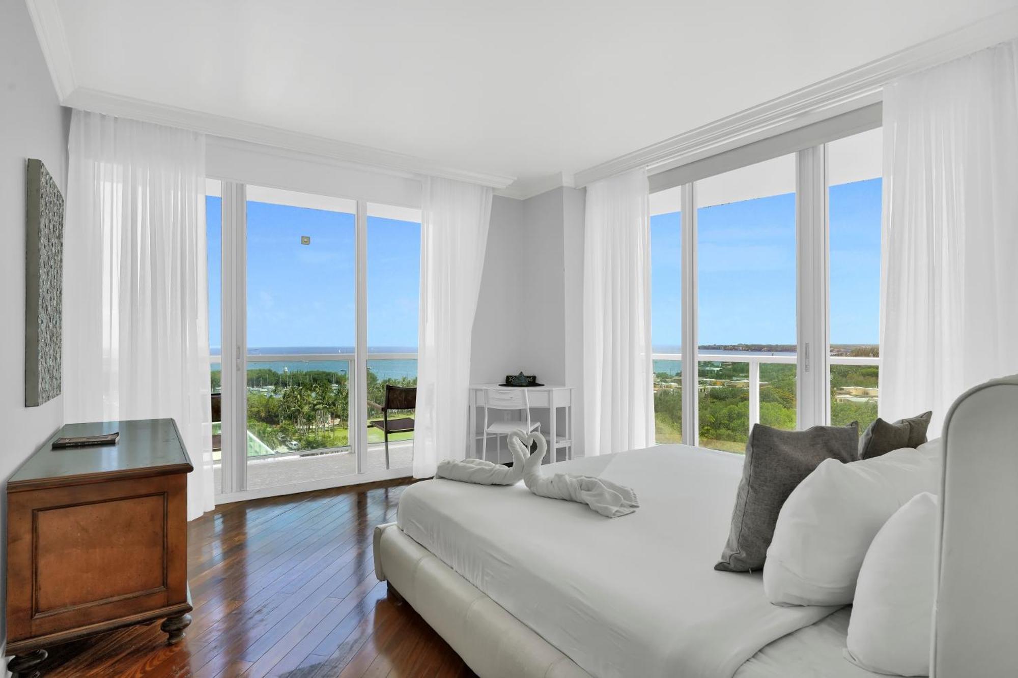 Fabulous 2 Bedroom In Heart Of Grove * Miami