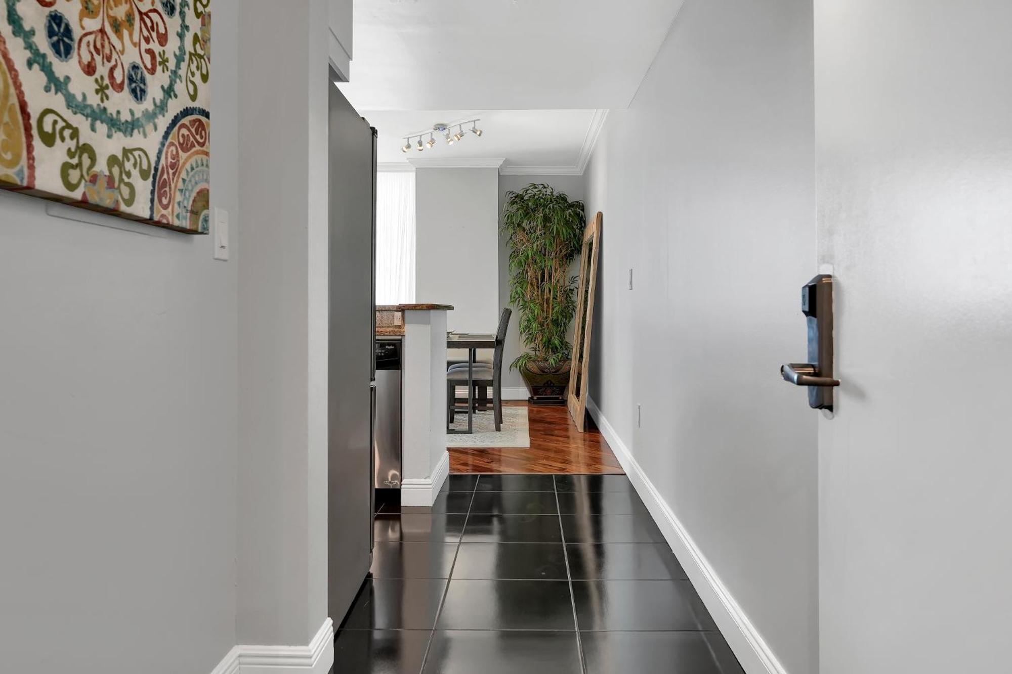 Fabulous 2 Bedroom In Heart Of Grove * Miami