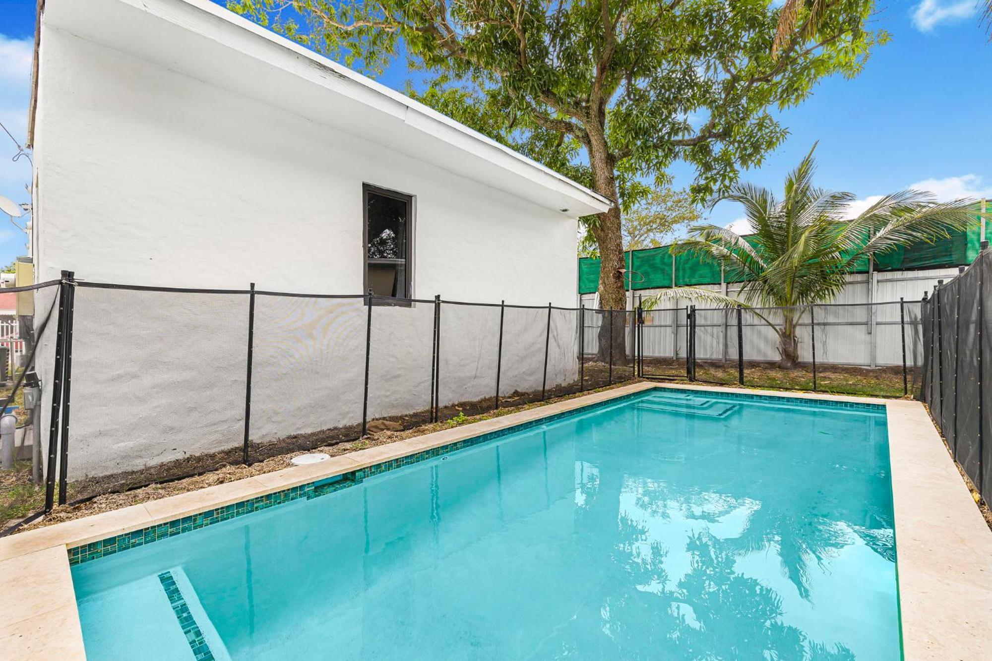 Holiday home Spacious House W Amazing Pool! *