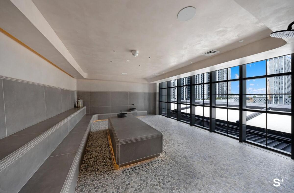 Chic Downtown 1br With Stunning Skyline Views Inn *